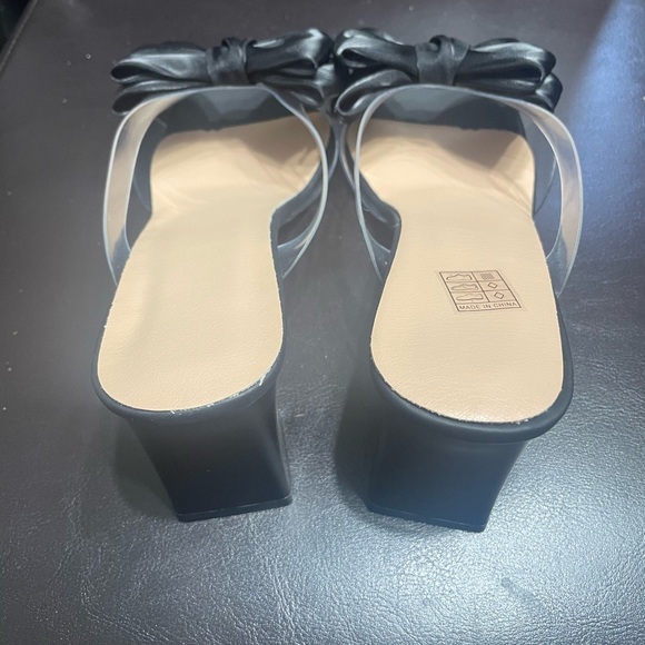 Heels - Picture 3 of 3